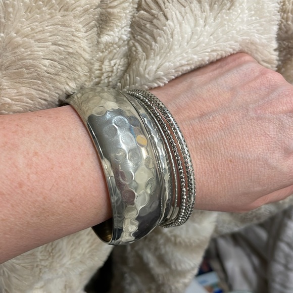 Bundle of silver tone bracelets (5) - Picture 6 of 6